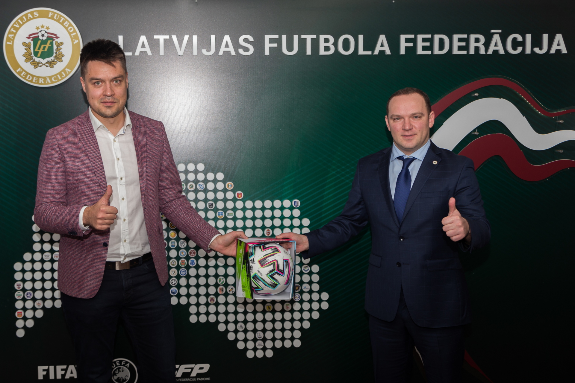 Arčers iestājas par Latvijas sporta attīstību, noslēdzot izlīgumu ar Latvijas Futbola federāciju (LFF).