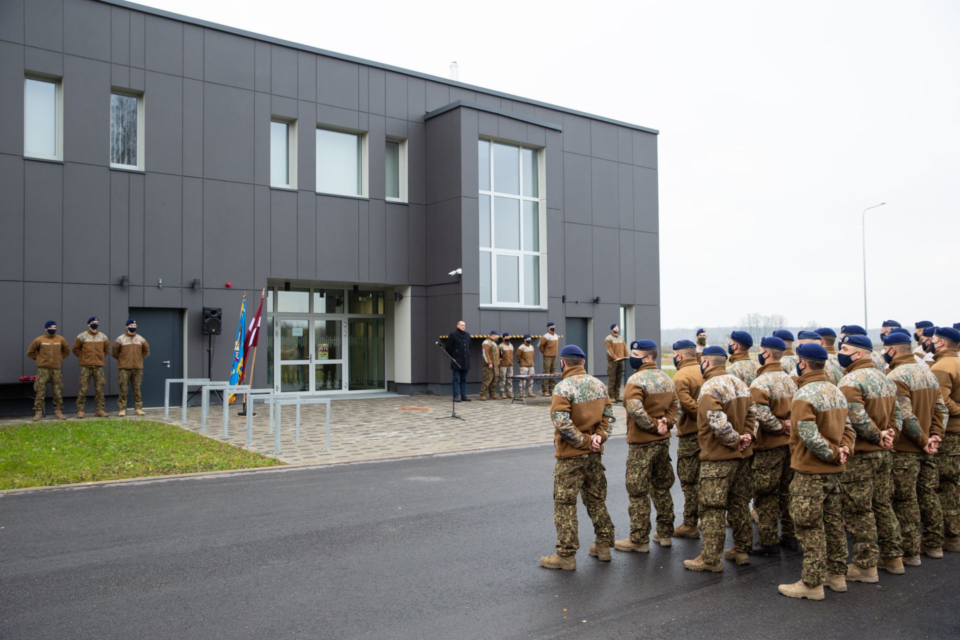 Nacionālo bruņoto spēku Aviācijas bāzē atklāta Pretgaisa aizsardzības apmācības ēka