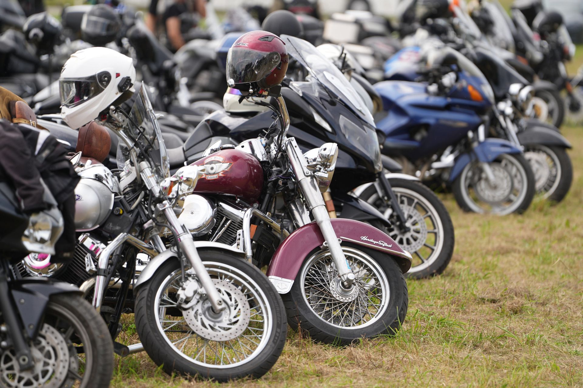 Aizvadīts labdarības brauciens cilvēkiem ar redzes traucējumiem